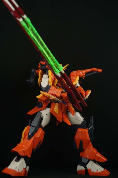 FULL MECHANICS 1/100  巨剑型灾厄高达