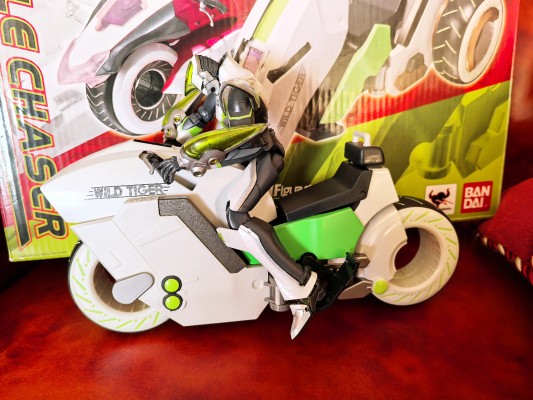 S.H.Figuarts   双逐摩托与配件包（暂译）