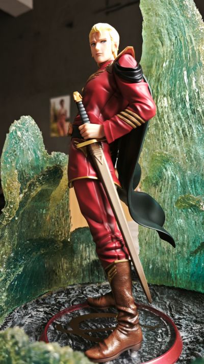 GGG 机动战士高达 逆袭的夏亚 夏亚·阿兹纳布尔 总帅造型