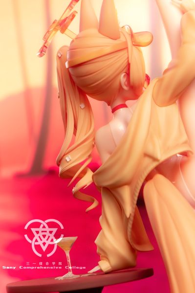 蔚蓝档案 百合园圣娅（泳装）