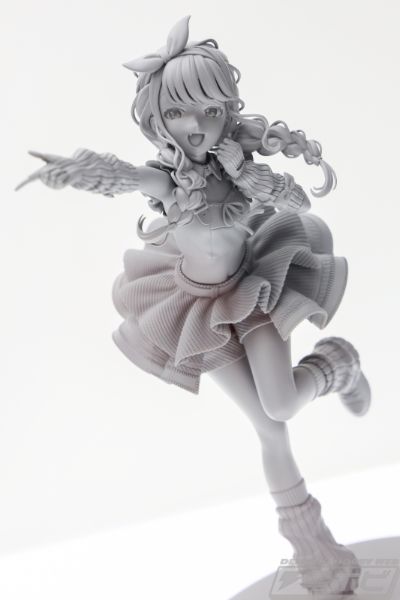藤田琴音 雨后的鸢尾花