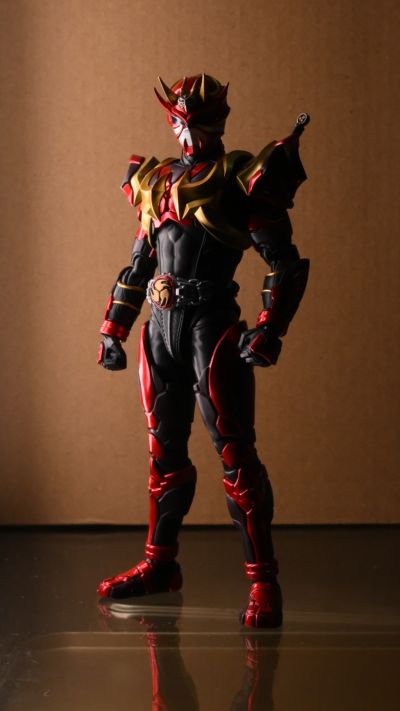 S.H.Figuarts（真骨雕制法）假面骑士装甲响鬼