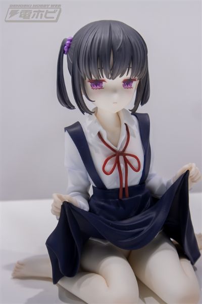 Silky Slinky 裸腿少女