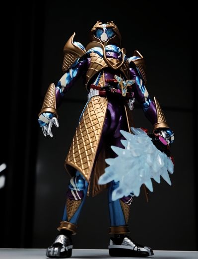 S.H.Figuarts 假面骑士加布 凛冽雪酪冰卫形态