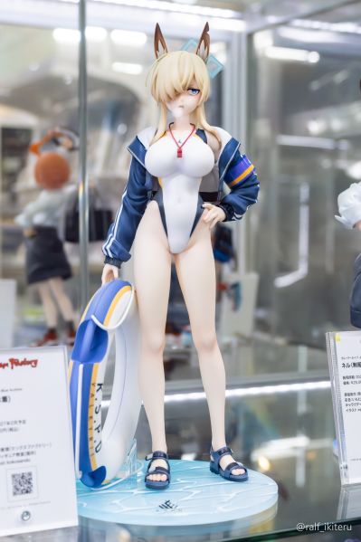 蔚蓝档案 尾刃康娜（泳装）