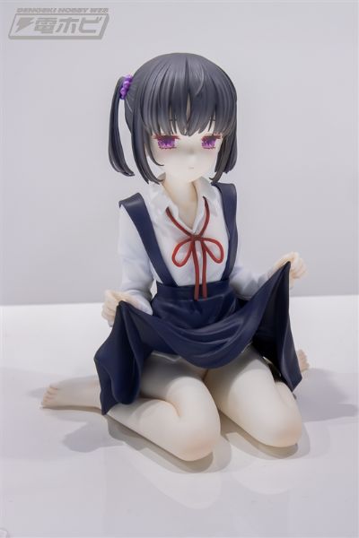 Silky Slinky 裸腿少女