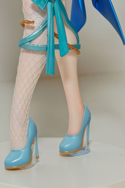 被束缚的猫-普蒂卡