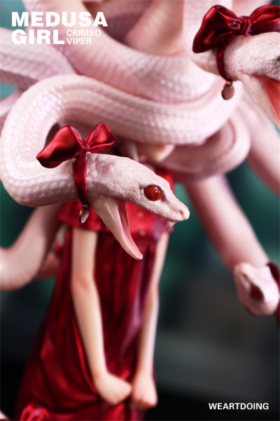美杜莎少女-红蝰