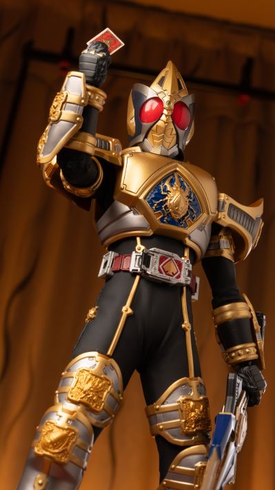 仿真可动英雄 613号 RAH DX 假面骑士剑 假面骑士剑 国王形态