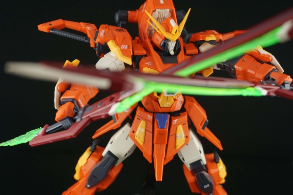 FULL MECHANICS 1/100  巨剑型灾厄高达