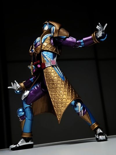 S.H.Figuarts 假面骑士加布 凛冽雪酪冰卫形态