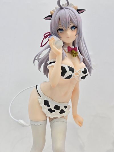 不时用俄语小声说真心话的邻桌艾莉同学 TENITOL TALL 艾莉 奶牛