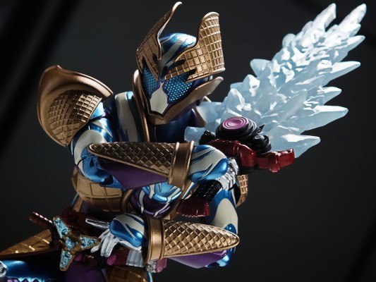 S.H.Figuarts 假面骑士加布 凛冽雪酪冰卫形态