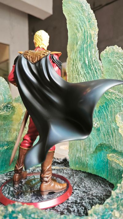 GGG 机动战士高达 逆袭的夏亚 夏亚·阿兹纳布尔 总帅造型