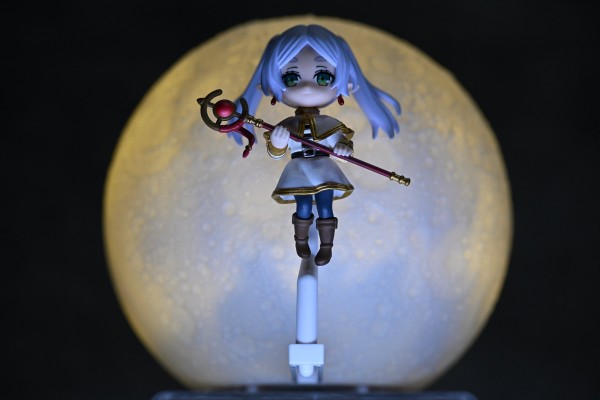 葬送的芙莉莲 手办造型灯 芙莉莲 杀人魔法