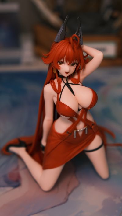 压泡面 胜利女神：新的希望 ー小红帽：荒诞红ー