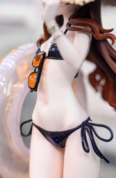 艾莉西亚·沃尔费尔特 泳装