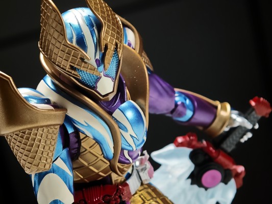 S.H.Figuarts 假面骑士加布 凛冽雪酪冰卫形态