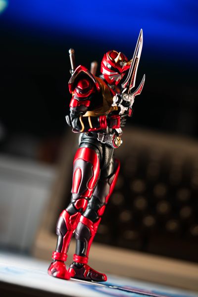 S.H.Figuarts（真骨雕制法）假面骑士装甲响鬼