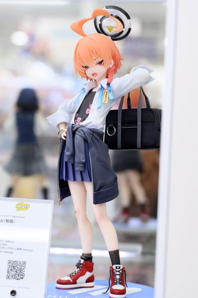 蔚蓝档案 美甘尼禄（校服）