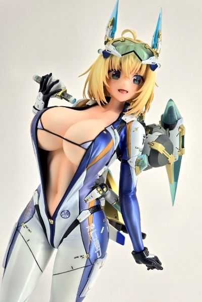 索菲亚· F· 希琳 潜水服