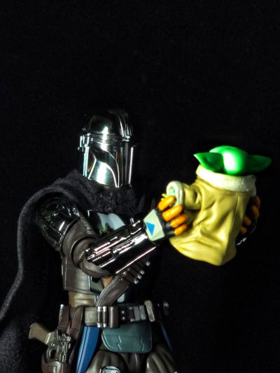 MAFEX 编号256 曼达洛人 电镀版