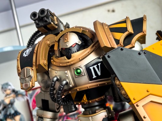 战锤系列 “荷鲁斯之乱” 钢铁勇士 铁环多米塔钢铁级自动战斗机器人 配备卡彻锐型战斗盾和重力破碎锤