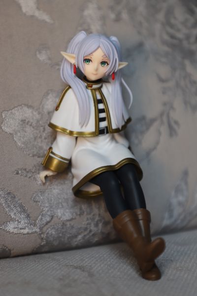 Desktop Cute 葬送的芙莉莲 芙莉莲~行李箱~