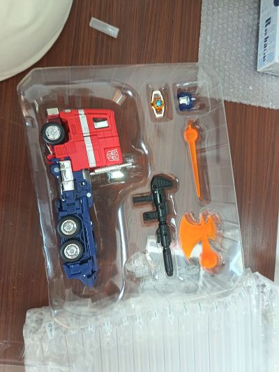 变形金刚大师级 MP-44S 擎天柱