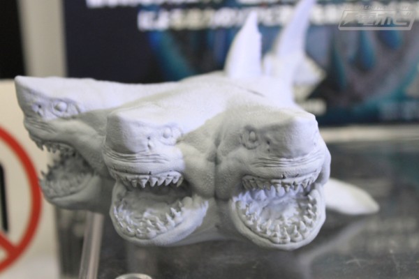 中等尺寸系列 三头鲨