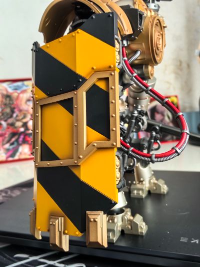 战锤系列 “荷鲁斯之乱” 钢铁勇士 铁环多米塔钢铁级自动战斗机器人 配备卡彻锐型战斗盾和重力破碎锤