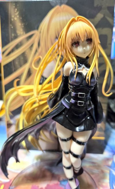 出包王女DARKNESS 「金色暗影」 BLACK TRANS