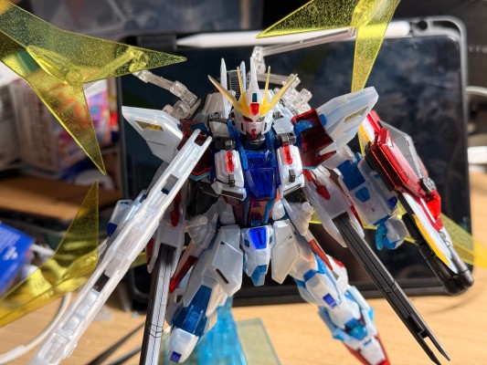 MG 1/100 高达创战者 GAT-X105B/ST 星际创制强袭高达  RG系统发动版
