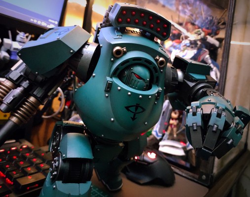 战锤:荷鲁斯叛乱 荷鲁斯之子 装备重力自动炮的蔑视者无畏机甲