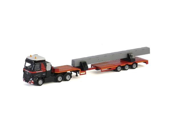 71-2029 梅赛德斯-奔驰ACTROS MP4 BIG SPACE 6x4牵引车；Mammoet900036