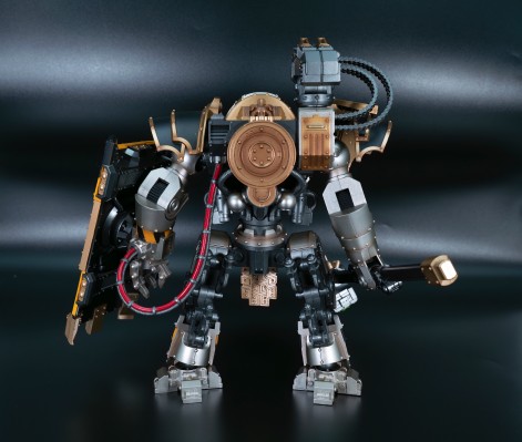 战锤：荷鲁斯之乱 钢铁勇士 铁环多米塔钢铁级自动战斗机器人 配备卡彻锐型战斗盾和重力破碎锤