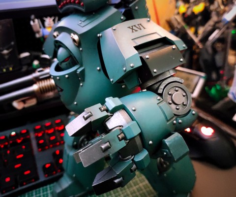 战锤:荷鲁斯叛乱 荷鲁斯之子 装备重力自动炮的蔑视者无畏机甲