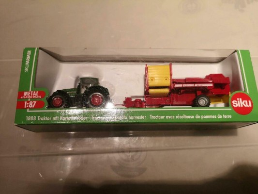 1808 芬特拖拉机+土豆装载机拖车