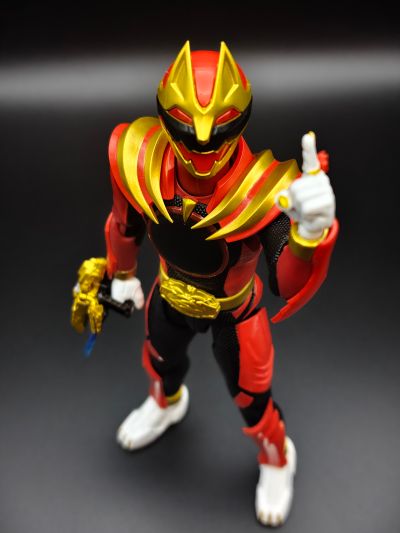 S.H.Figuarts 豪兽狼（首发专属战队指环配套版）