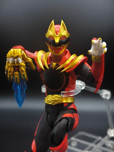 S.H.Figuarts 豪兽狼（首发专属战队指环配套版）