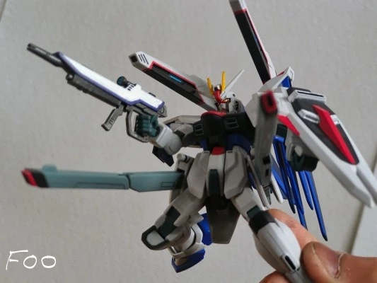 HG 1/144 自由高达