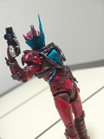 S.H.Figuarts 假面骑士：创骑 血潜