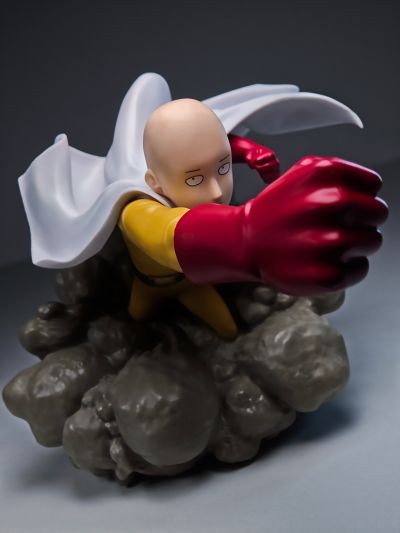 透视手办  一拳超人 琦玉