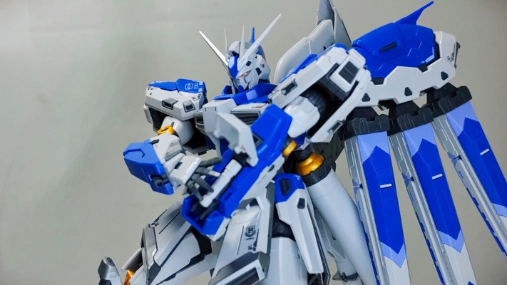 RG  Hi-ν高达专用超级米加火箭炮发射器&浮游炮展示组件