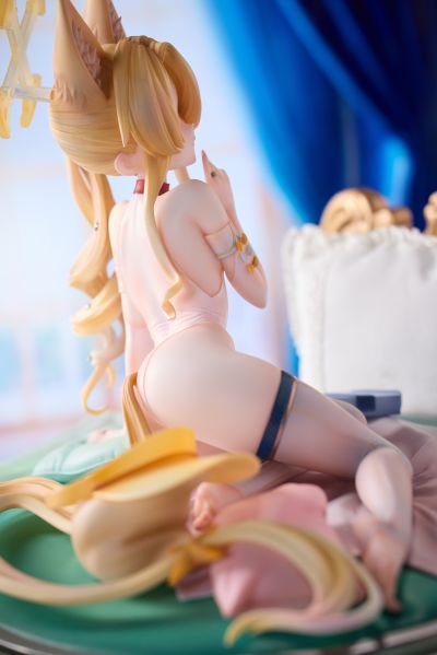 蔚蓝档案 一本好书 百合园圣娅