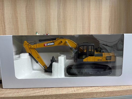 徐工XE215DA挖掘机