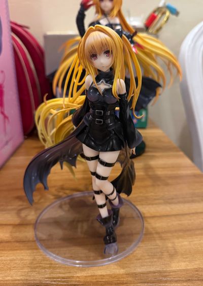 出包王女DARKNESS 「金色暗影」 BLACK TRANS