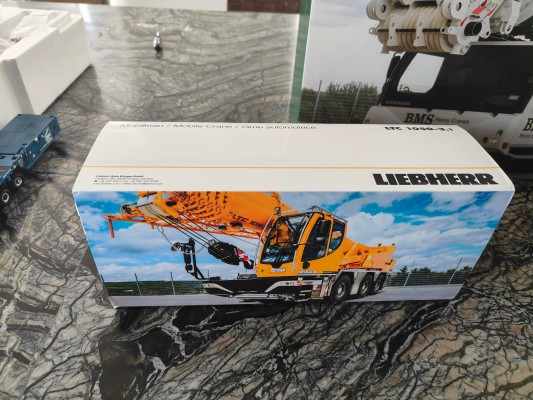 2121 利勃海尔LTC1050-3.1紧凑型起重