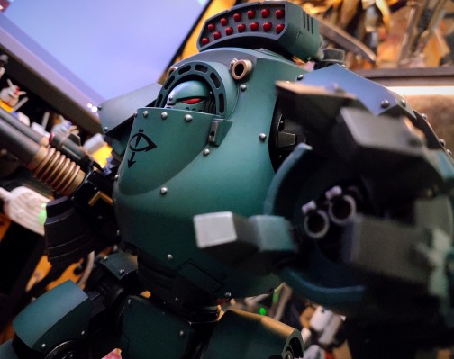 战锤:荷鲁斯叛乱 荷鲁斯之子 装备重力自动炮的蔑视者无畏机甲