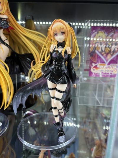 出包王女DARKNESS 「金色暗影」 BLACK TRANS